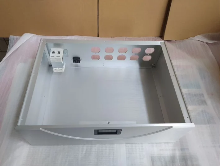 هيكل مزود طاقة معزول من الألومنيوم ، حاوية مقبس قياسية لنا مع شاشة عداد ، تثبيت