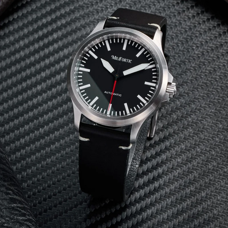 Milifortic 39 مللي متر S110 الطيار ساعة NH38 الحركة التلقائية الميكانيكية C3 مضيئة الياقوت ريرو المجال ساعة اليد الرجال مقاوم للماء