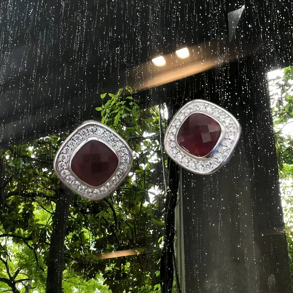 

Luxury DY Earrings 925 Sterling Silver Fine Polished Stud Jewelry Elegant Ear Ornaments for Ladies Formal Events