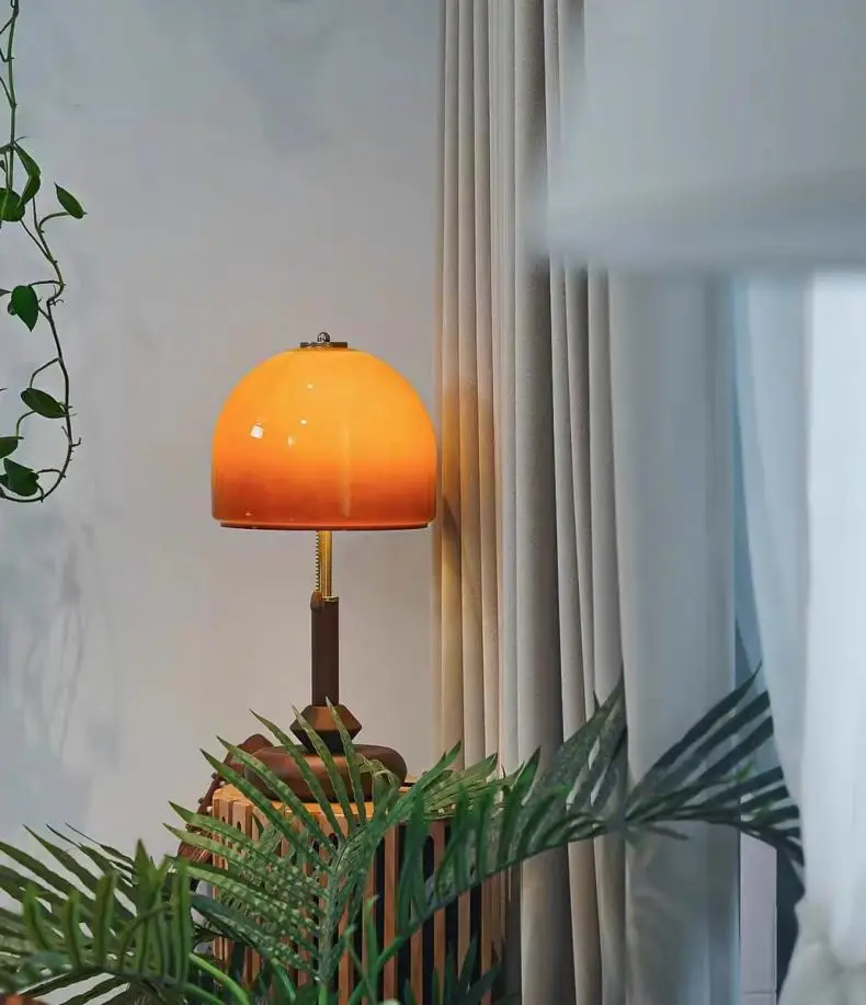 Retro Table Lamp Atmosphere Suitable