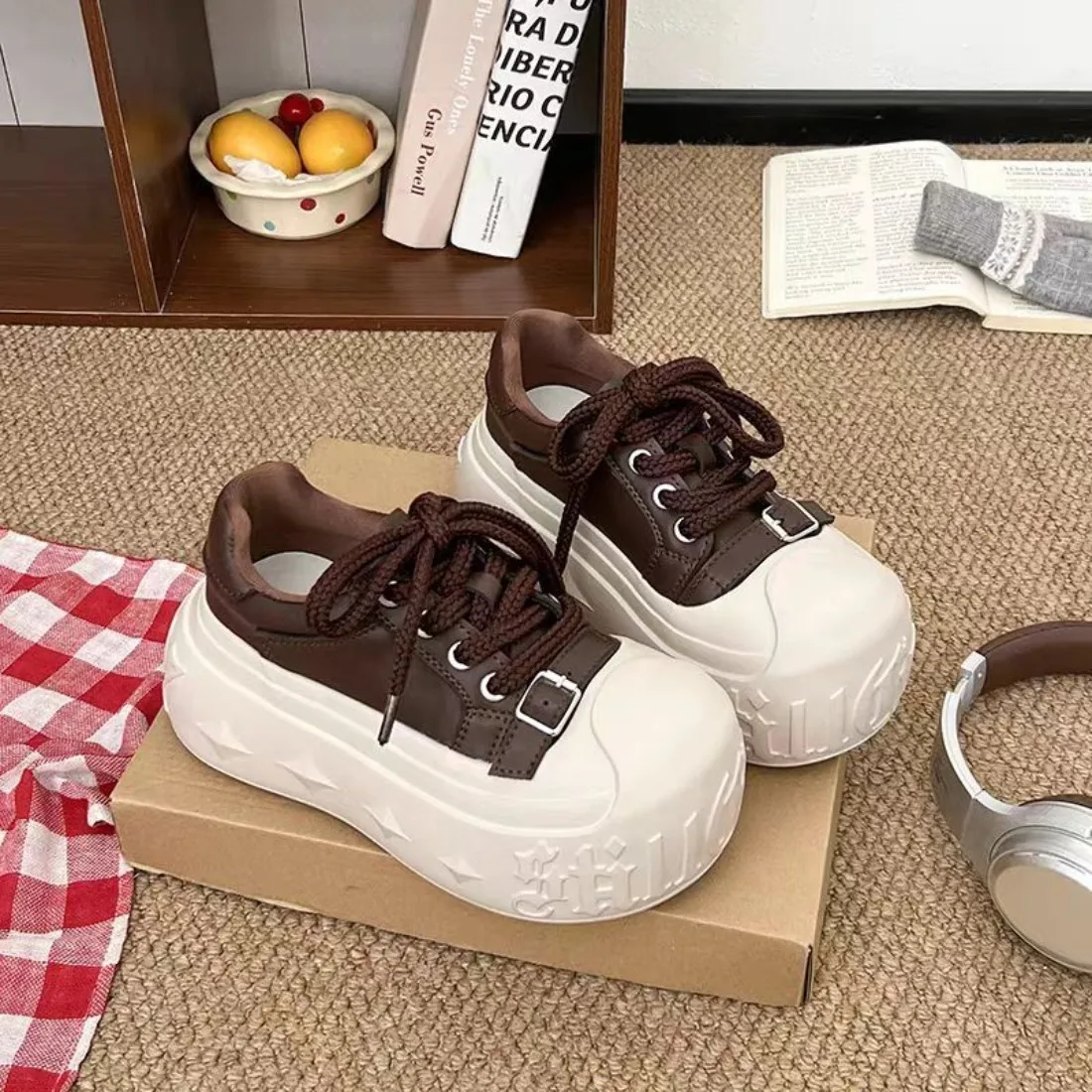 

2026 Korean Fashion Chunky Sneakers for Women Summer Platform Lightweight Designer Shoes High Street Leisure Soft Walking Shoes