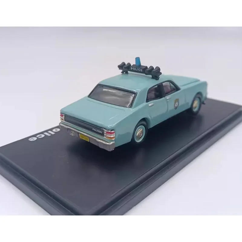 Diecast 1:64 skala 1970 Ford XW V8 Sedan australijska symulacja samochodu policyjnego aluminiowy Model samochodu zdobiony wyświetlacz prezent