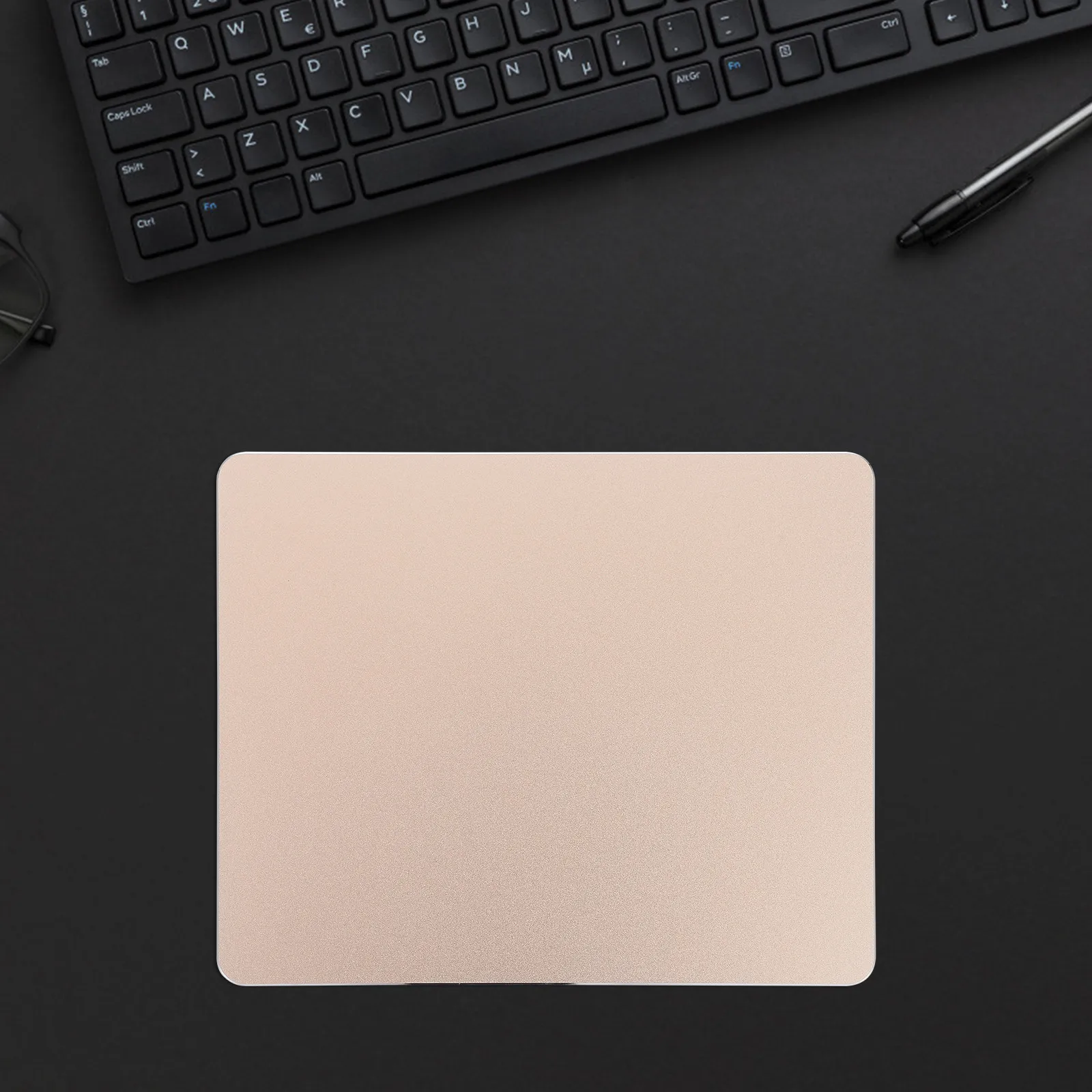 

Эргономичный квадратный металлический коврик для мыши с двусторонней алюминиевой поверхностью для офисного стола и игр, повышенный комфорт, устойчивость к царапинам