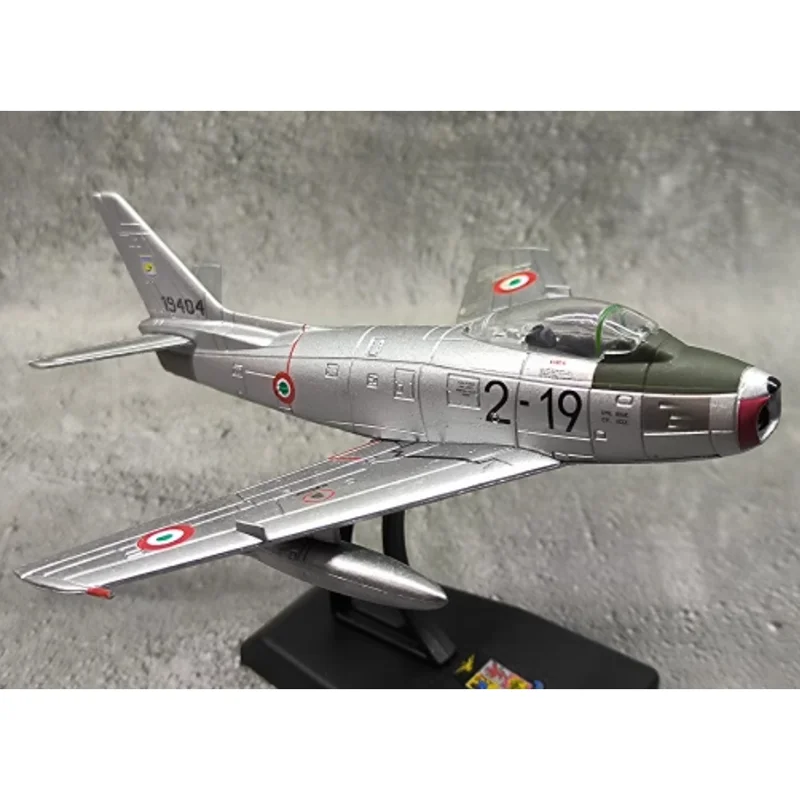 다이캐스트 체중계 1/100 이탈리아 공군 원 F86 세이버 전투기 합금 항공기 컬렉션 모델 장식 디스플레이 선물