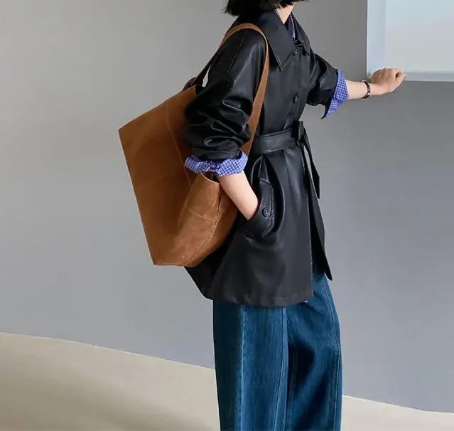 2025 Chaqueta de cuero de alta clase de moda de manga corta de moda