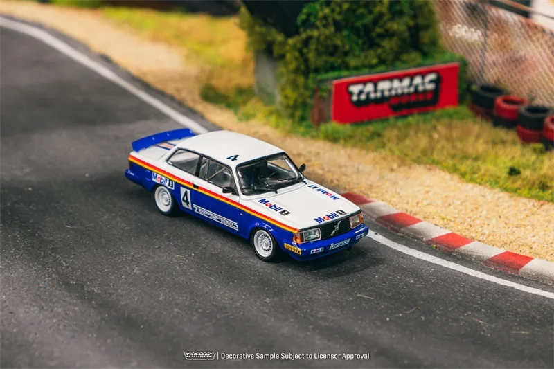 (الطلب المسبق) Tarmac Works 1:64 240 Turbo Malaysian Group A Championships 1987 Winner Diecast Model Car