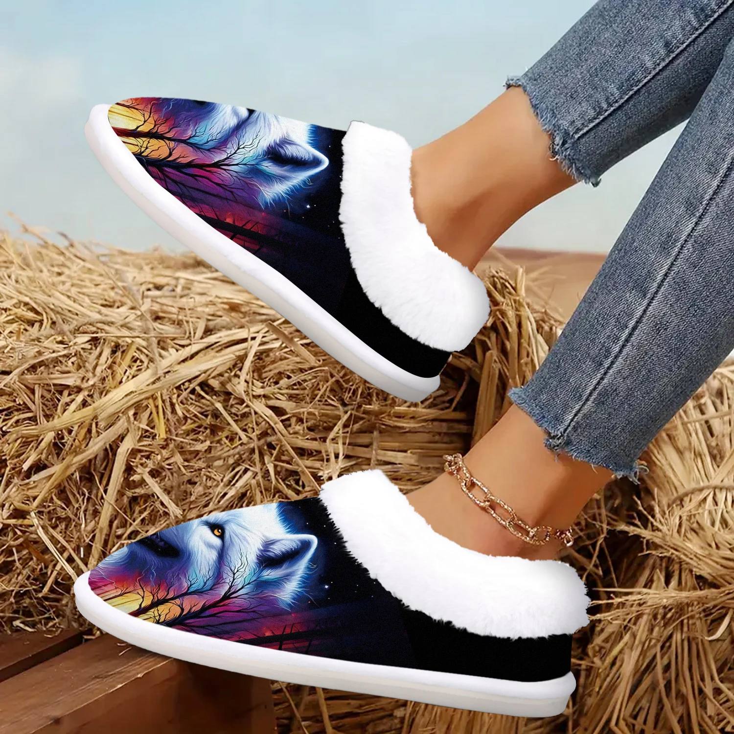 شبشب نسائي شتوي مريح بطبعة الذئب - مبطن بالصوف الدافئ، نعل مطاطي غير قابل للانزلاق، حذاء منزلي سهل الارتداء، مثالي لجميع المواسم