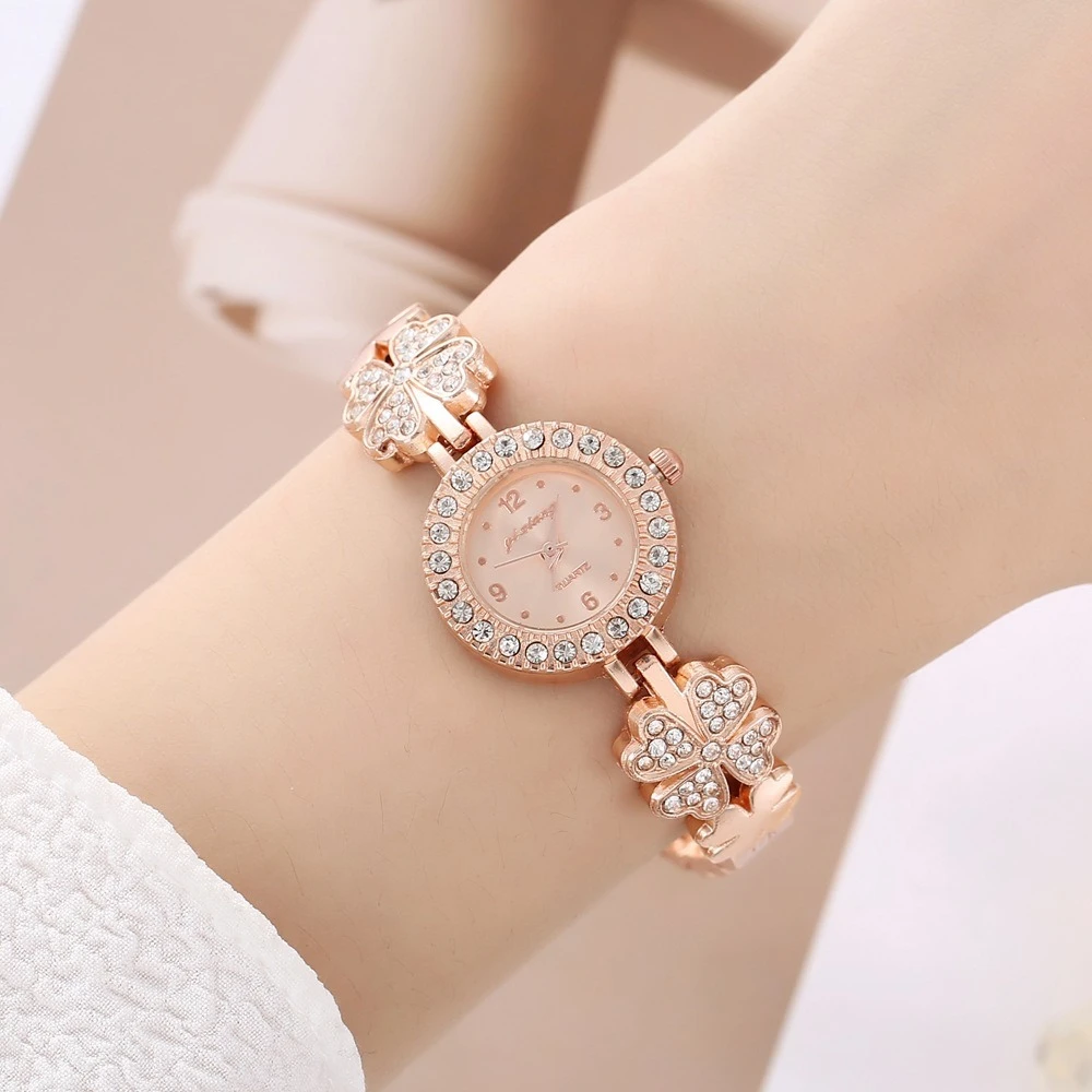 

Новые роскошные часы для всего тела для женщин, круглые маленькие пластины, модный стиль, маленькие часы-браслет с клевером