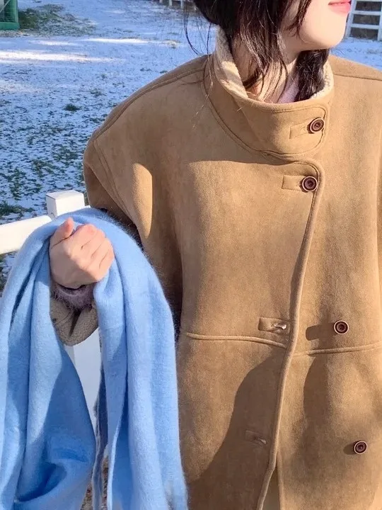 

Корейское зимнее винтажное мягкое пальто с воротником-стойкой, теплое замшевое пальто из овечьего меха, женское зимнее пальто, длинная пуговица све...