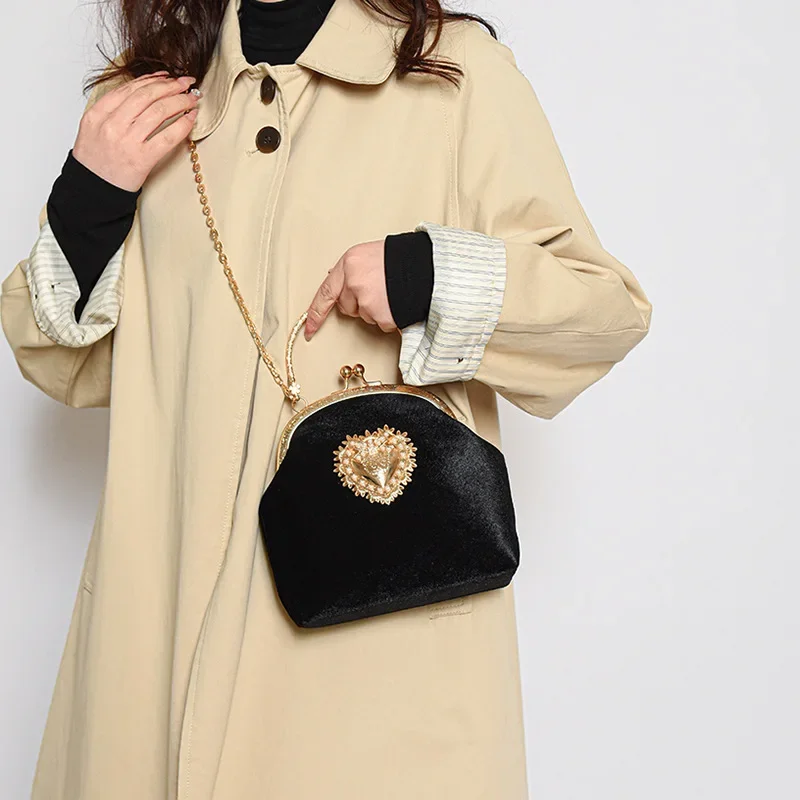 

Women's Chinese Style Retro Texture Hand-held Crossbody Dinner Bag Fashionable Dinner Accessories