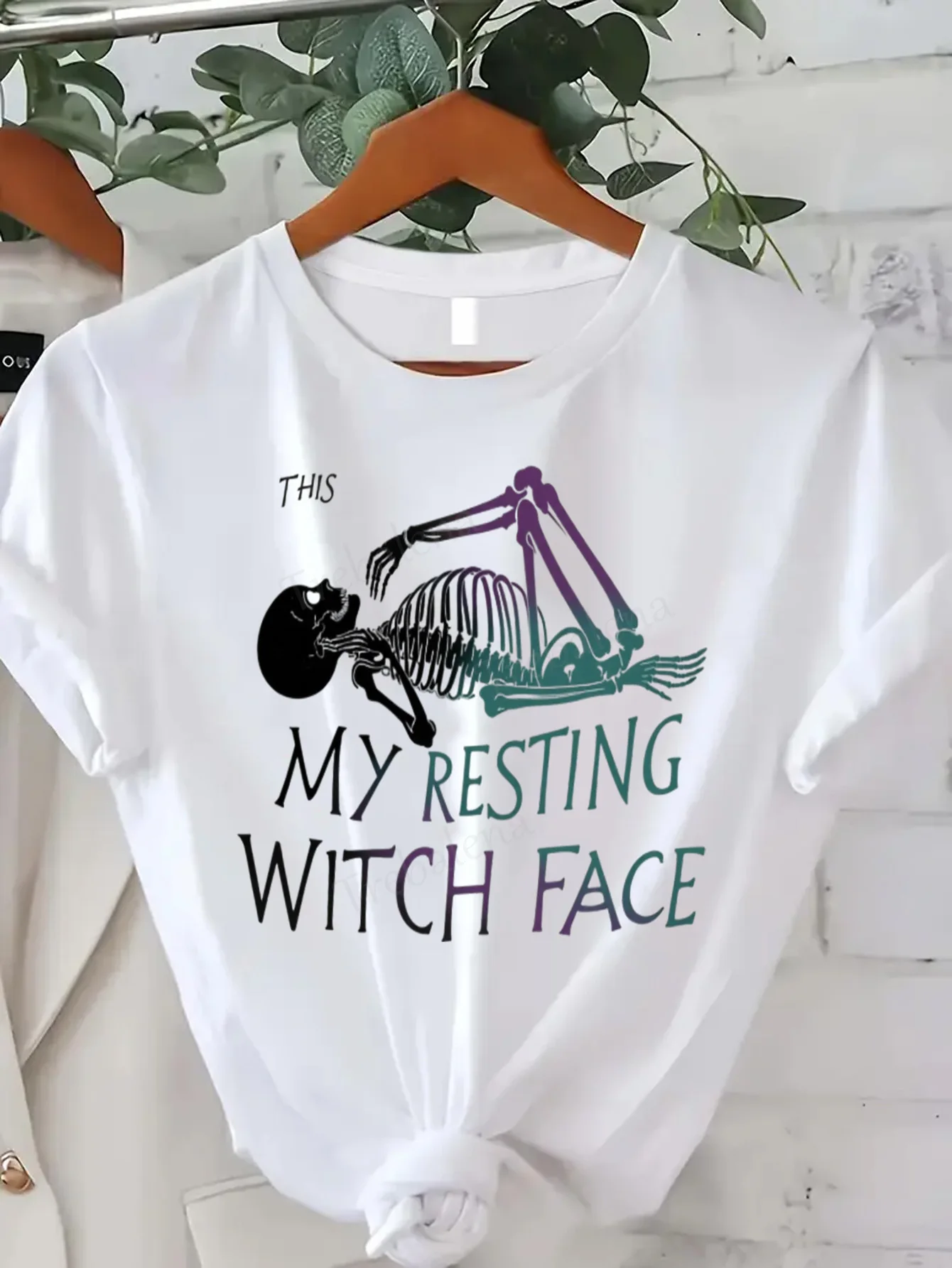 Round Neck T-shirt Halloween Skeleton T-Shirt Women's Plus Size Funny Witch Face Graphic Tee Short Sleeve Tee Fashion Casual Top
