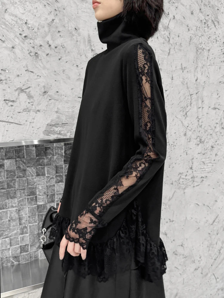 [EAM] Women Black Lace Spliced Big Size Irregular T-shirt New Turtleneck Long Sleeve Fashion Tide Spring Autumn 2025 1DH9073