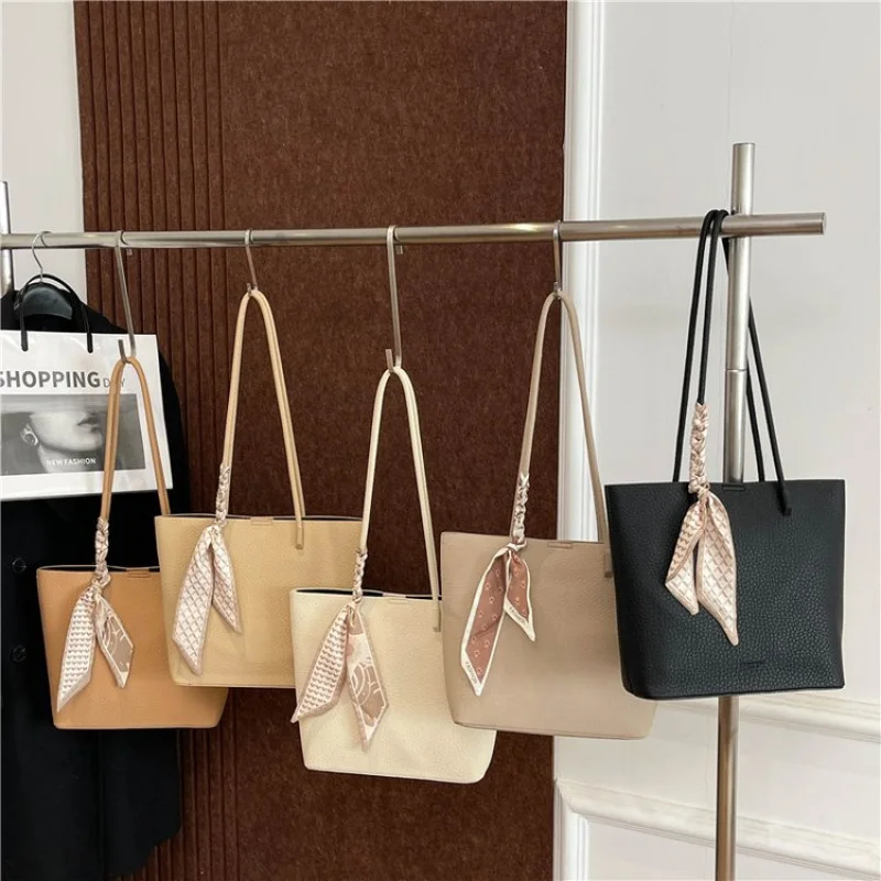 

Ladies Hand Bags Made Of Sheepskin Leather Featuring Classic Paris Casual Vintage Neat Lightweight Daily Look​