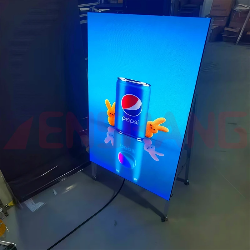 Tragbarer LED-Poster-Schild-Bildschirm mit wiederaufladbarem Akku, kostenloser Ständer für Aufzugswerbung und Wegsuchung