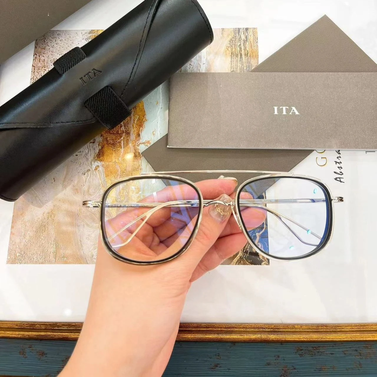 

Newest Brand Women Men Sunglasses Transparent Lenses Business Premium Alloy Frame For Unisex Eyeglasses RETRODITA DTX-118