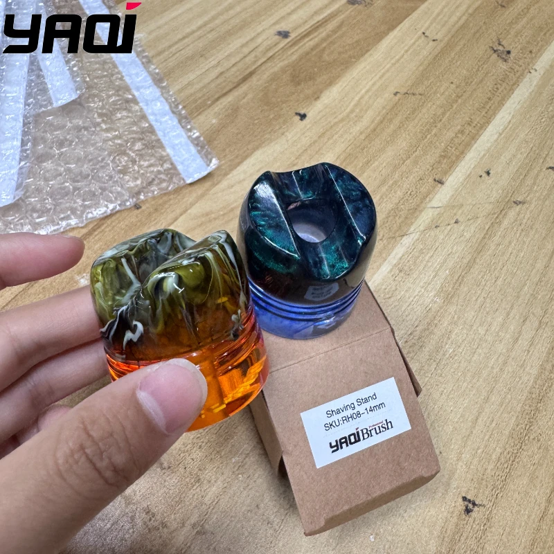 

YAQI Resin Shaving Razor Holder Stand for Men's Beard Comb Accessories Featuring Sagrada Familia Ocean And Moka Express Designs