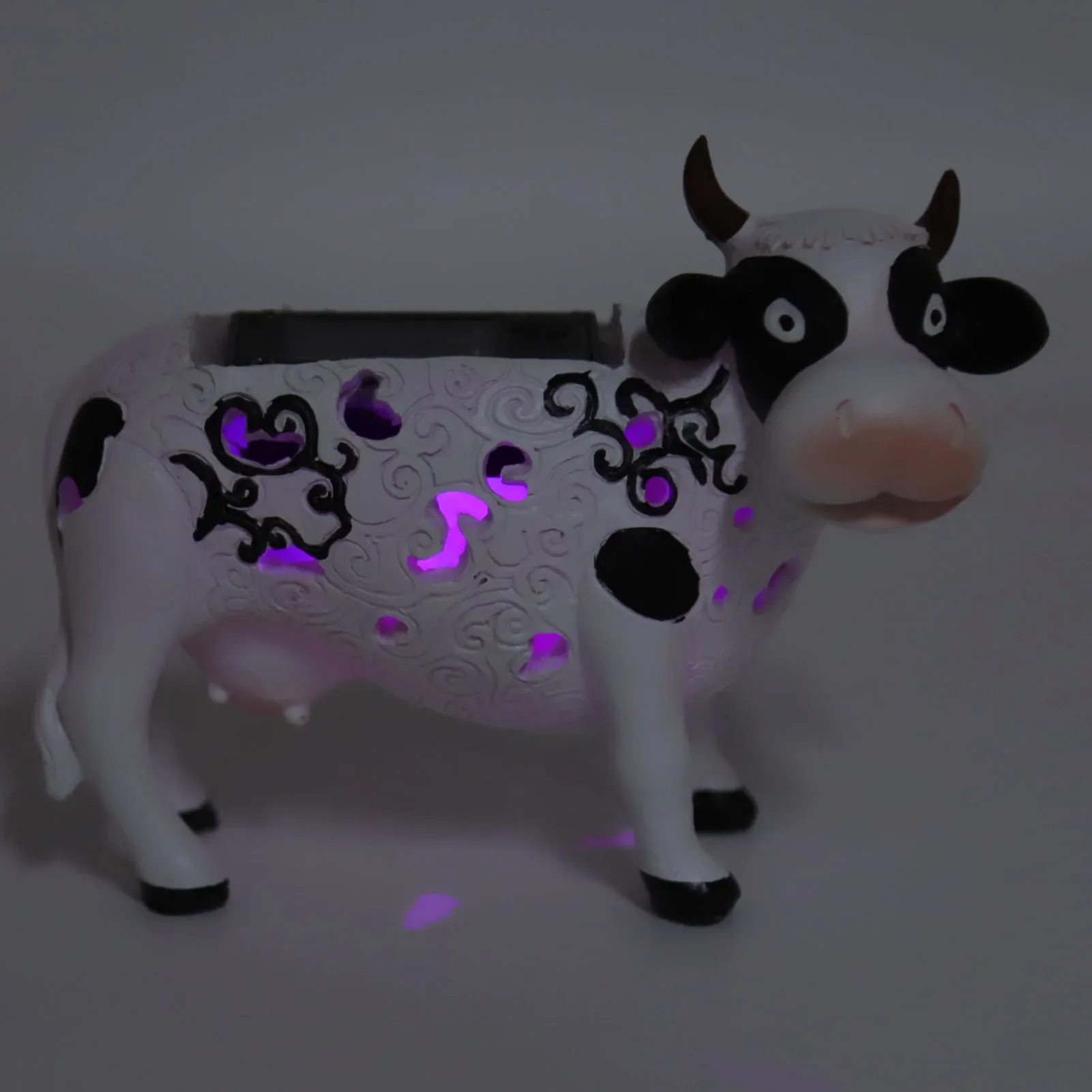 Solar Light Cow Lamp Resin Hollow Daisy Cow Shape Colorful LED Solar Powered For Garden Patio Tabletop Decor