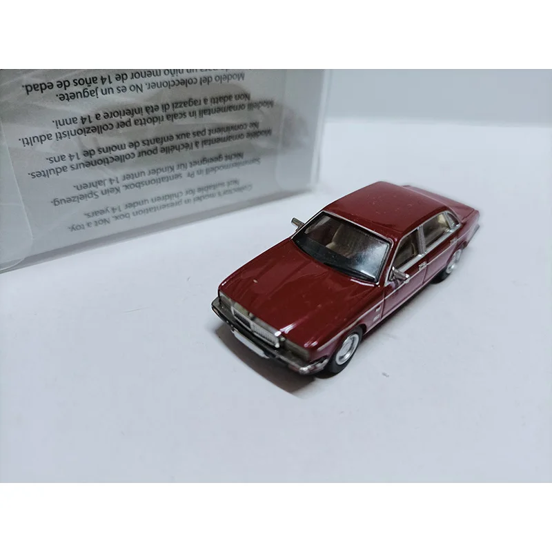 

Масштаб 1:87 Jaguar XJ40 Коллекция пластиковых моделей автомобилей Украшения