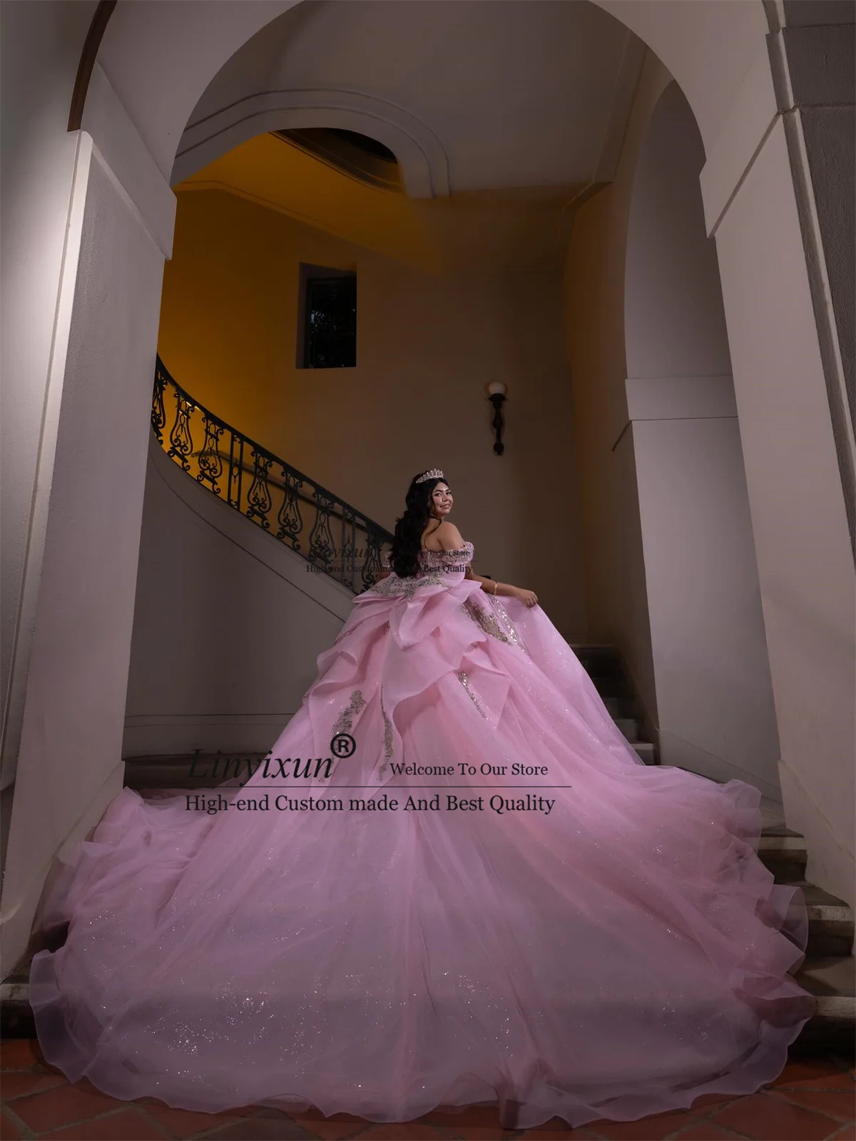 Eleganckie suknie balowe z aplikacjami koronkowymi na quinceañerę, bez rękawów, z odkrytymi ramionami, z kryształkami, sznurowane, meksykańskie sukienki na słodkie szesnaste urodziny (Vestidos De 15 Anos)