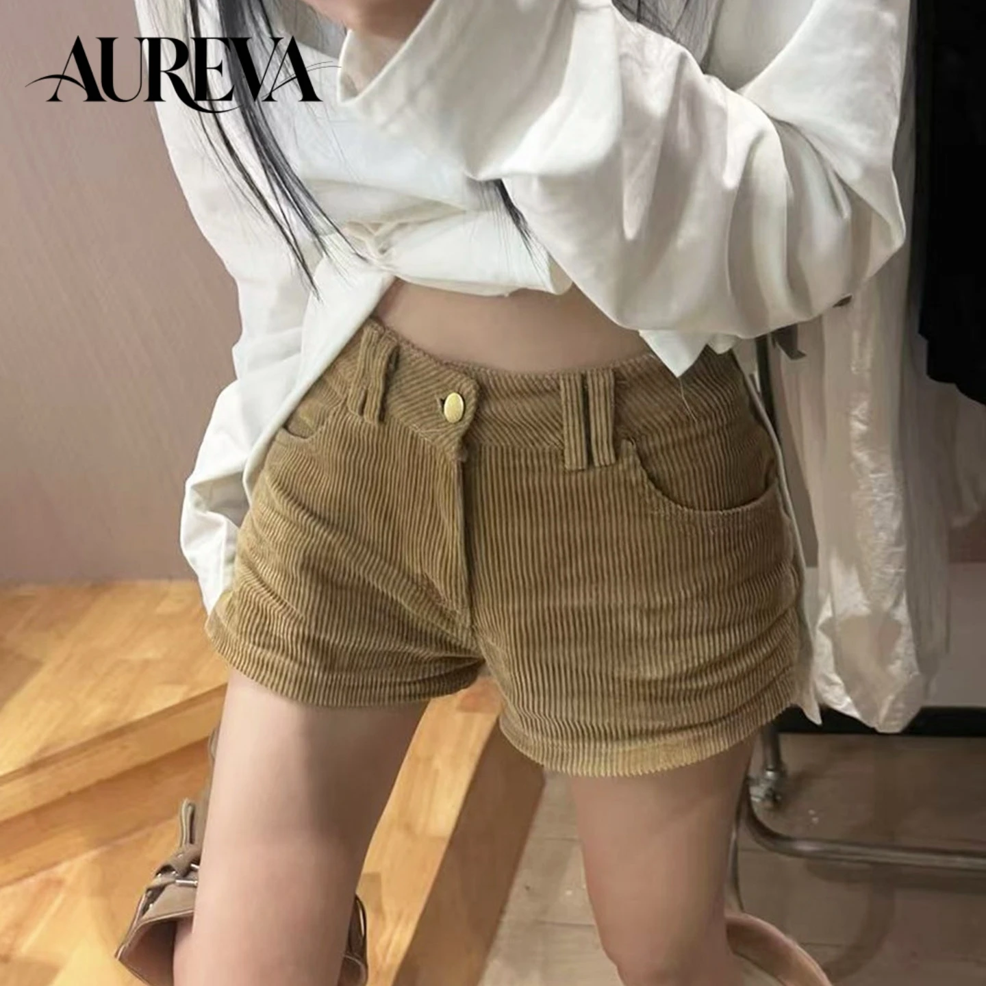 Retro Corduroy Short Pants Women Autumn Winter Low Waist Slimming A-Line Hot Pants Stylish Versatile Fashionable New 2026
