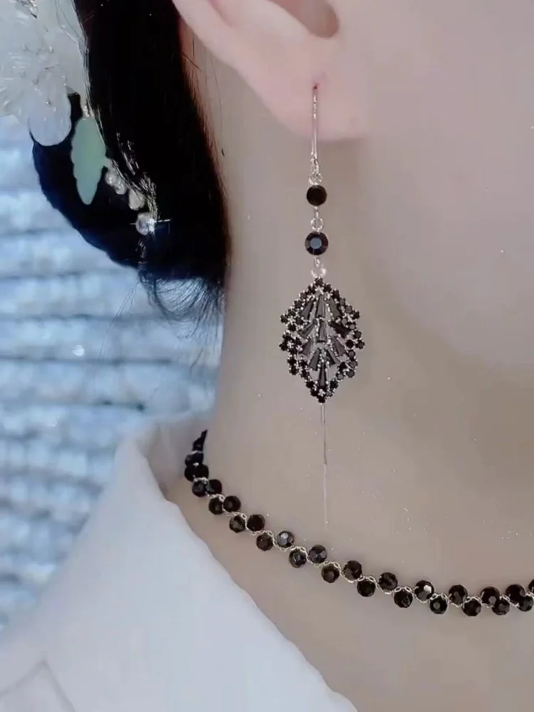 Brincos de folha de diamante preto com design de urso Victoria, joia e mata de luxo, acório da moda para mul...