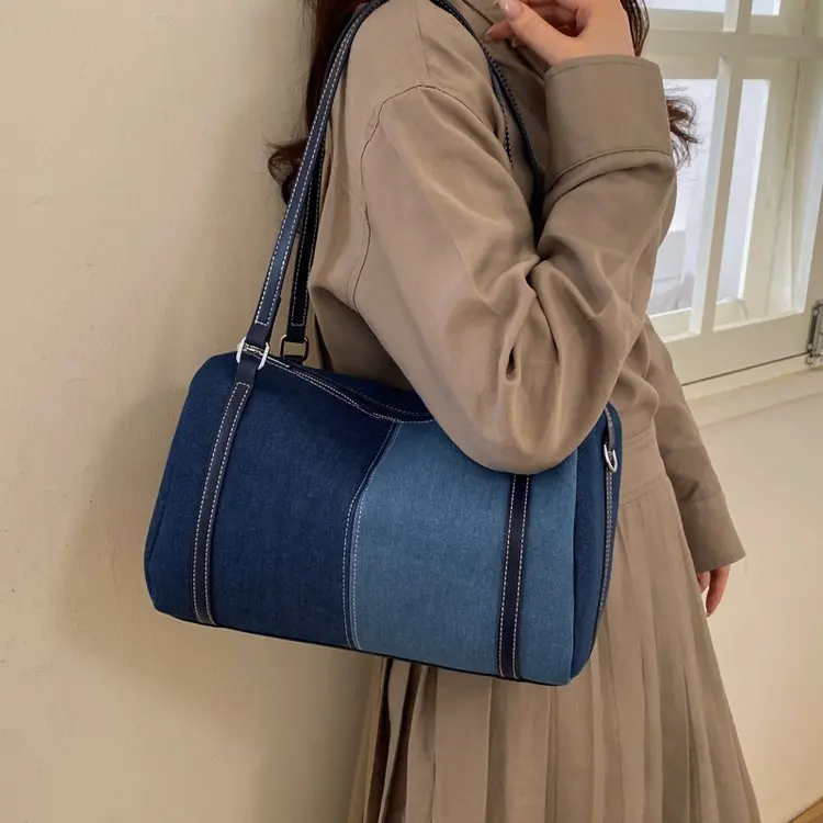 

2026 New Premium Textured Bag Versatile Shoulder Bag Large Capacity Retro Splicing Commuter Messenger Bag