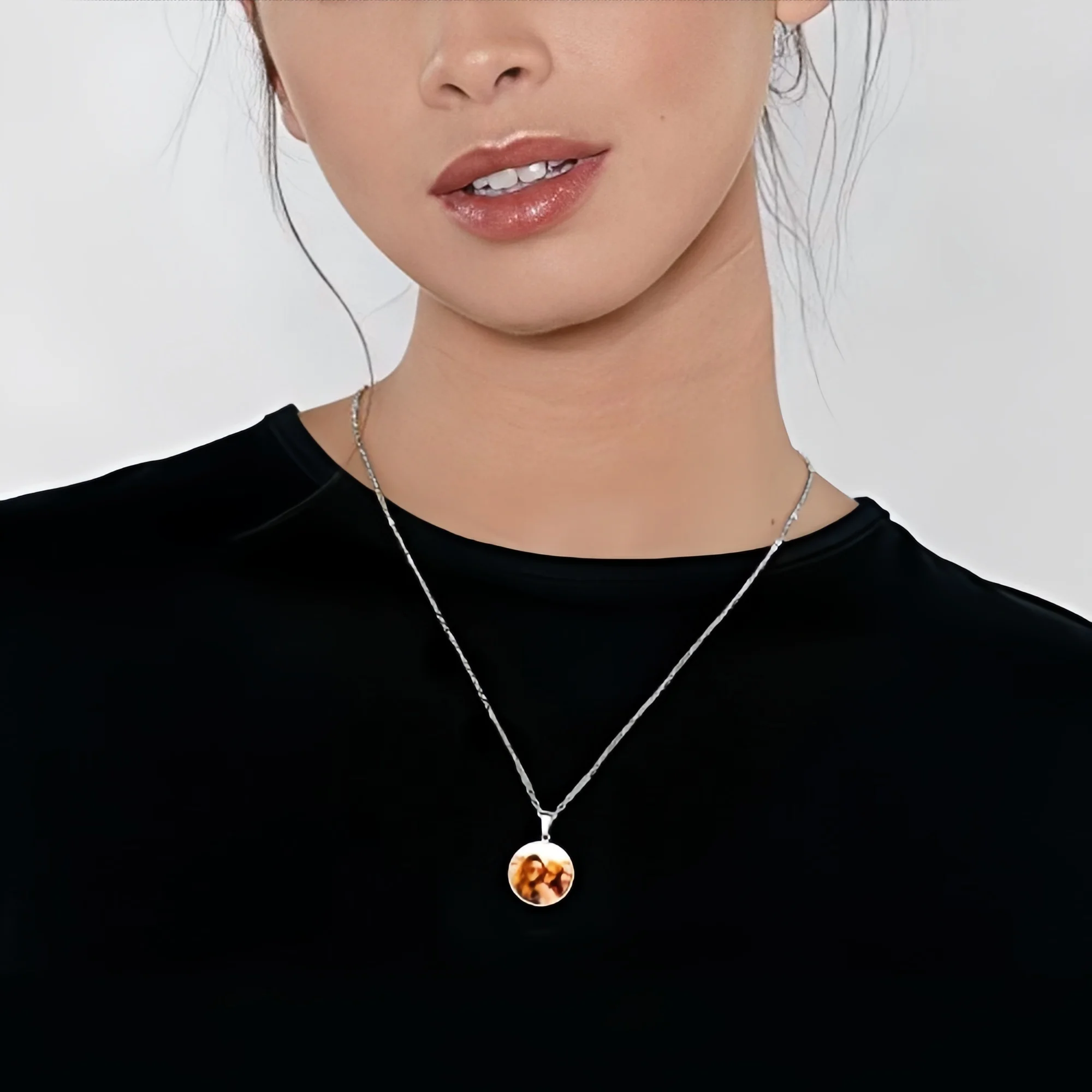 Amaxer شخصية الصورة التذكارية مخصص القرص قلادة قلادة هدايا للنساء محفورة صورة/الصن سلسلة الذاكرة القلائد