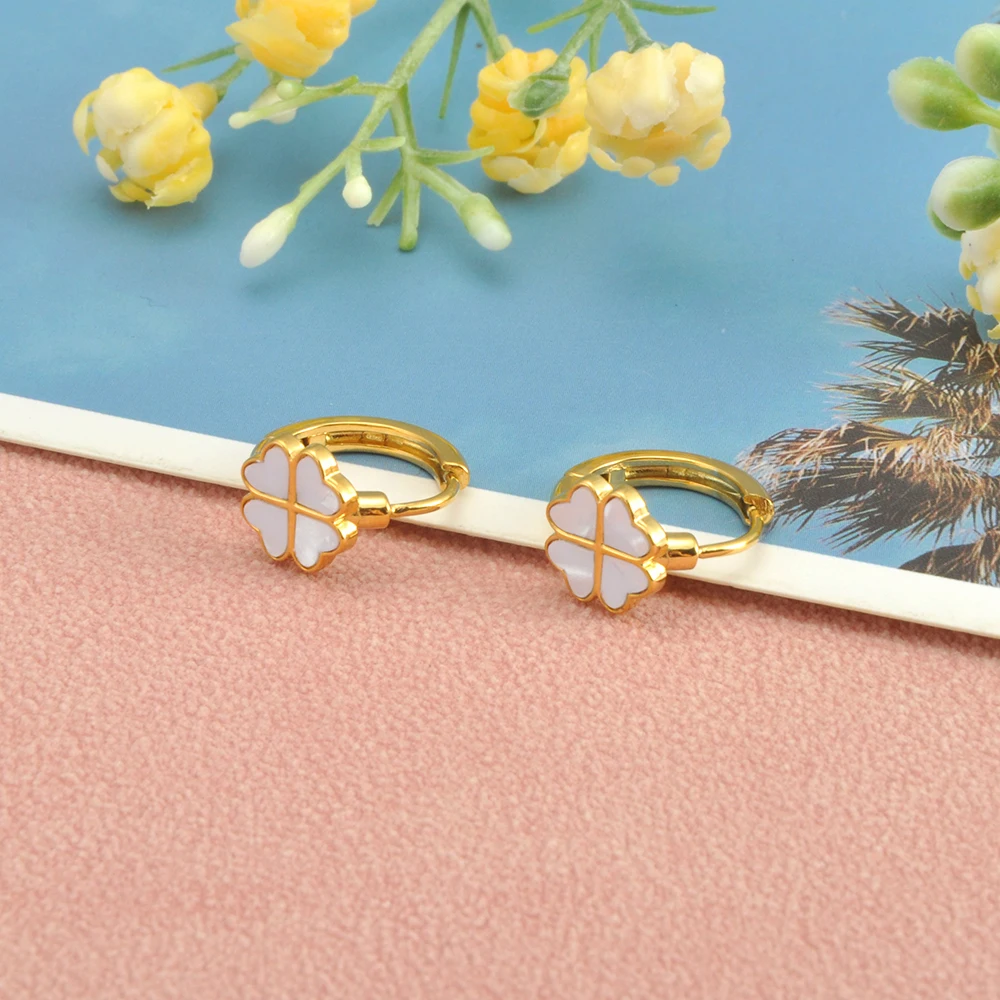 JeeMango Modische Frische Liebe Herz Shell Glück Blume Creolen Hohe Qualität Edelstahl Schmuck Zubehör E25127