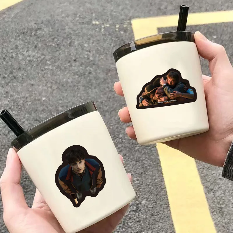 50 قطعة Straykids KPOP الخيال العلمي الإثارة المسلسلات التلفزيونية سكوتر الكمبيوتر المحمول باد كوب ماء الكتابة على الجدران ملصقات هدية للأشياء الغريبة