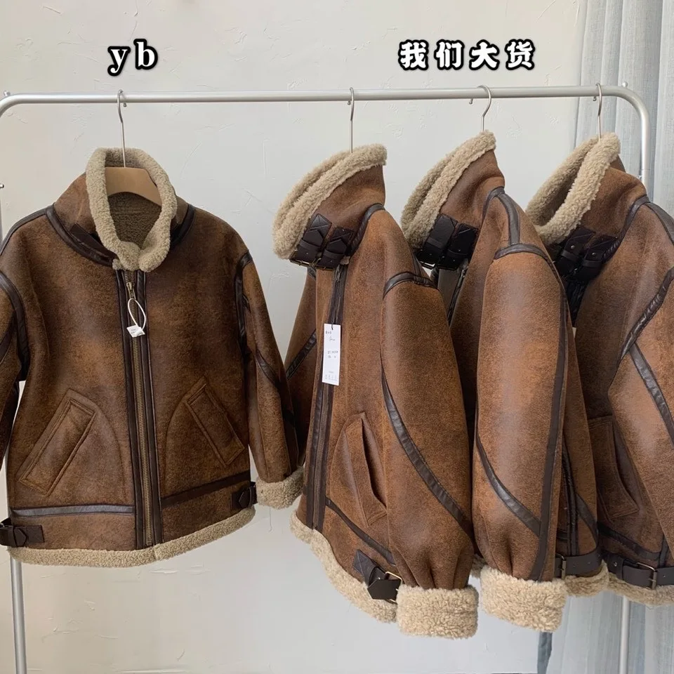 Giacca corta marrone da donna di moda anni '90 inverno caldo cerniera allentata imitazione cappotto di lana di agnello cappotto in pelle da moto addensato