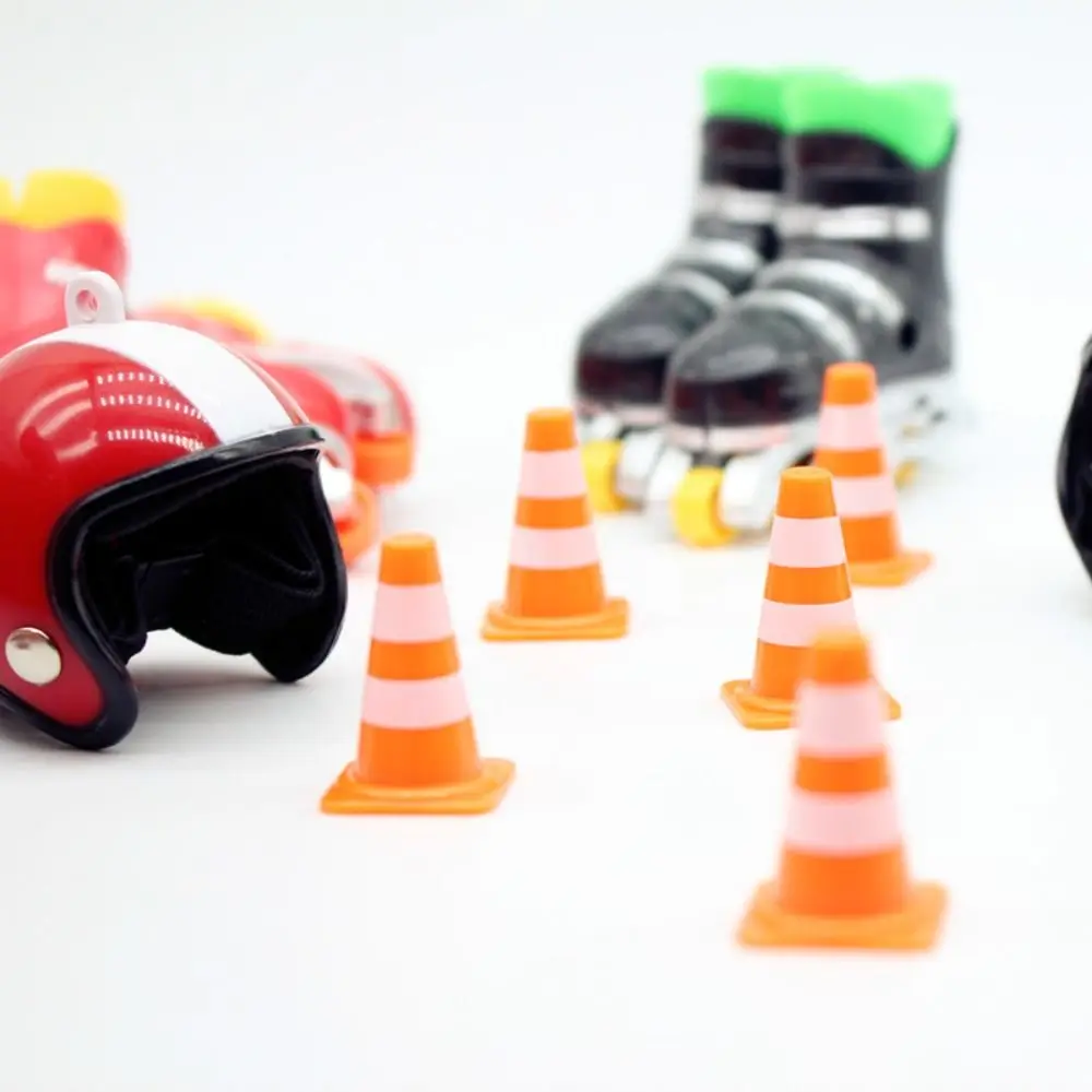 for 1/12 1/6 Dollhouse Doll House Miniature Simulation Roller Skates Plastic Dollhouse Accessories Helmet Model Girls