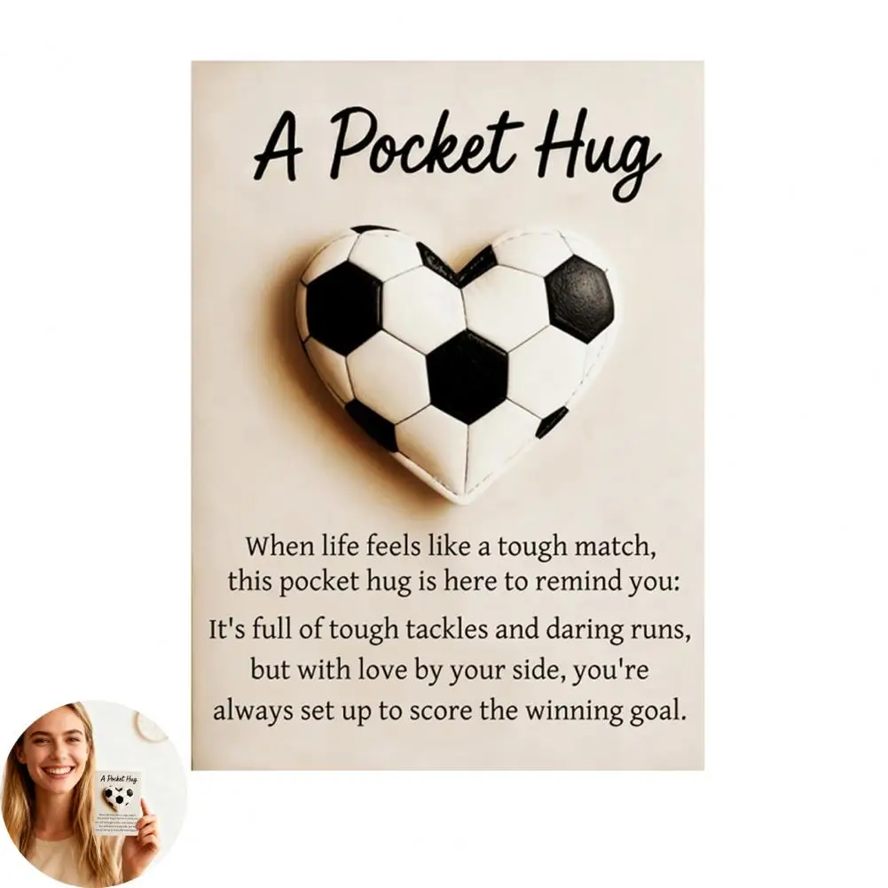 هدية عيد الميلاد للأصدقاء العائلي على شكل قلب لجيب كرة القدم مع بطاقة ملهمة للرياضة للعائلة