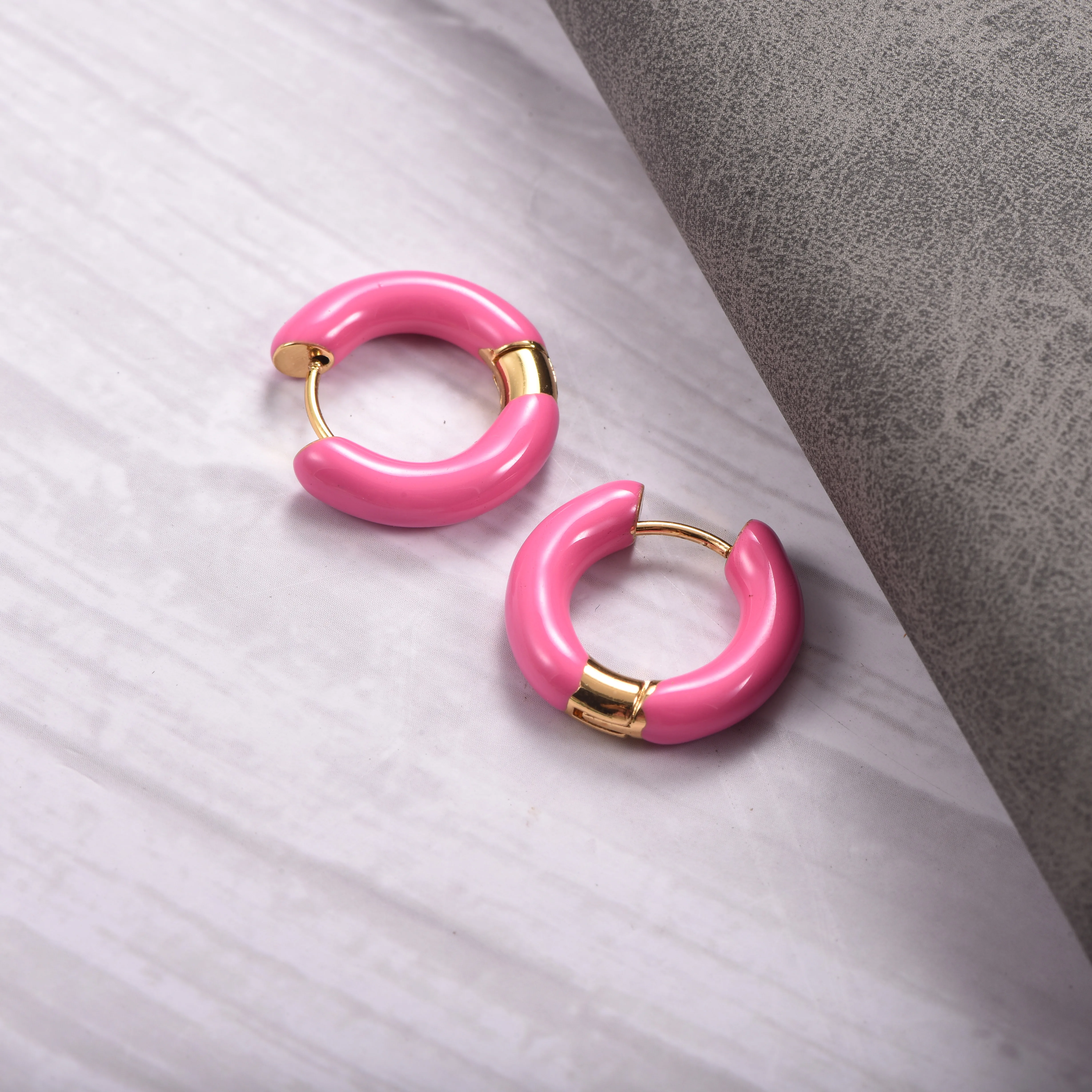 Emaille-Chunky-C-Form-Creolen, 8K vergoldet, Dopamin-Mehrfarben-Bonbonfarben-Kreis-Ohrschmuck, Geschenk – Detail 3