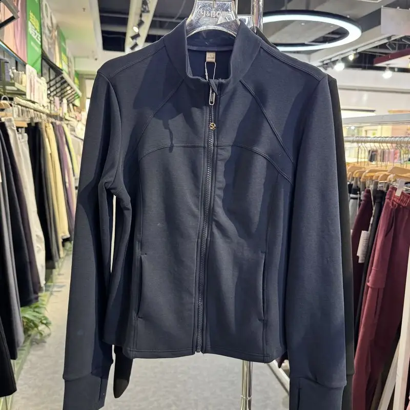 

Женская спортивная куртка Slim Fit для йоги и фитнеса, утепленная, с длинным рукавом, на молнии, с капюшоном, для занятий спортом на открытом воздухе