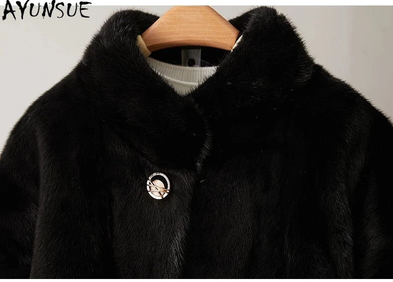 معطف فرو المنك الطبيعي من AYUNSUE معاطف نسائية فاخرة من الفرو الحقيقي بياقة واقفة معاطف نسائية من فرو المنك ملابس شتوية 2025 شغبة Жénska