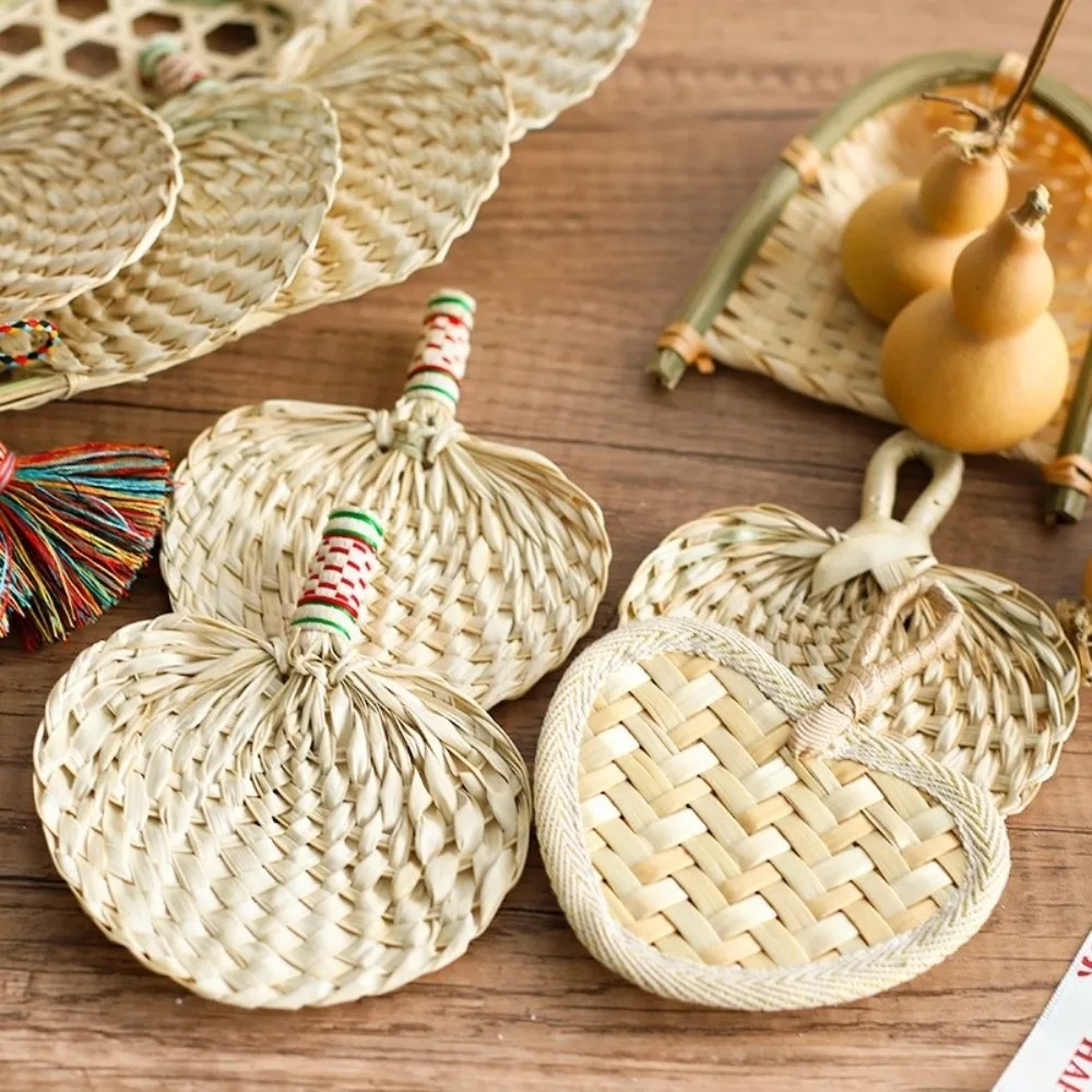 Handmade Retro Woven Leaf Fan Chinese Style Heart-shaped DIY Fan Mini Size Handmade Fan Summer Cooling