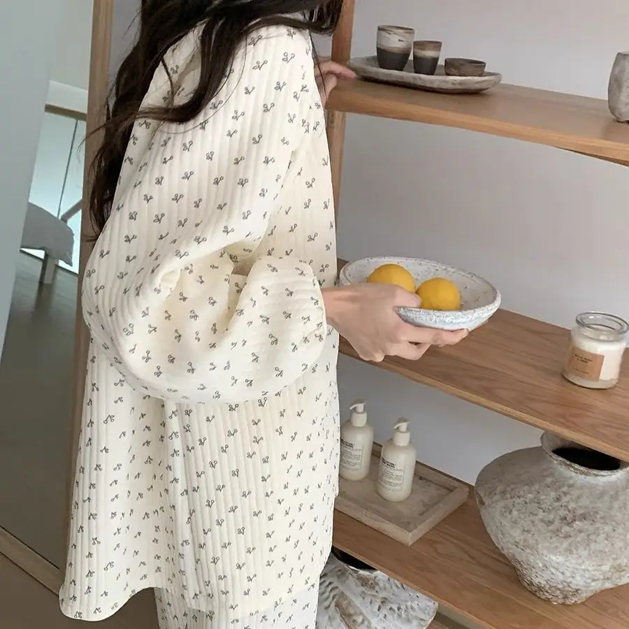 

Комплекты пижамных костюмов для женщин: зимние, хлопковые, с цветочным узором, для сна и отдыха, утепленные, с круглым вырезом, с длинными рукавами, 2026