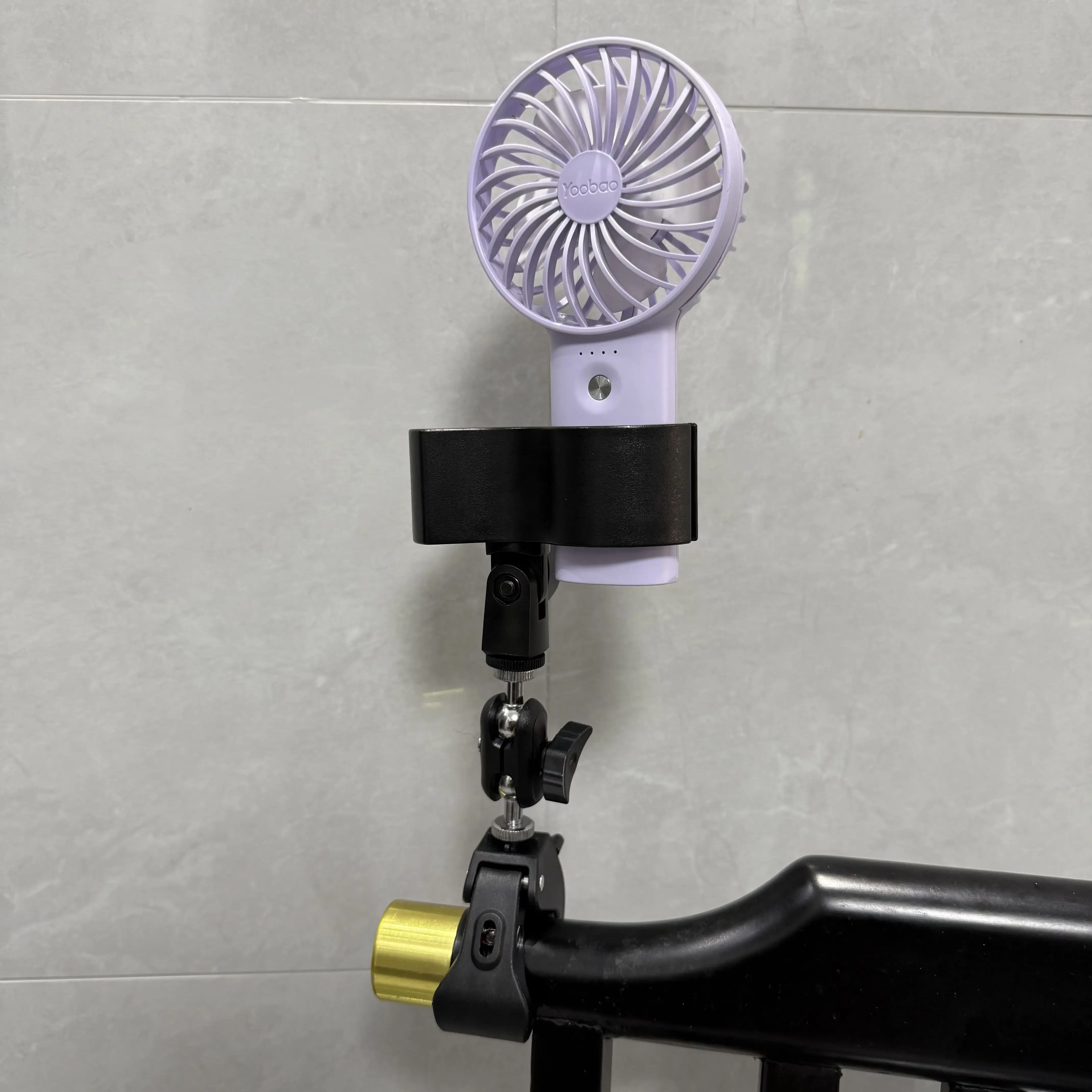 

Handheld fan holder suitable for baby stroller fan fixing clip large clamp mobiicr360 degree rotati