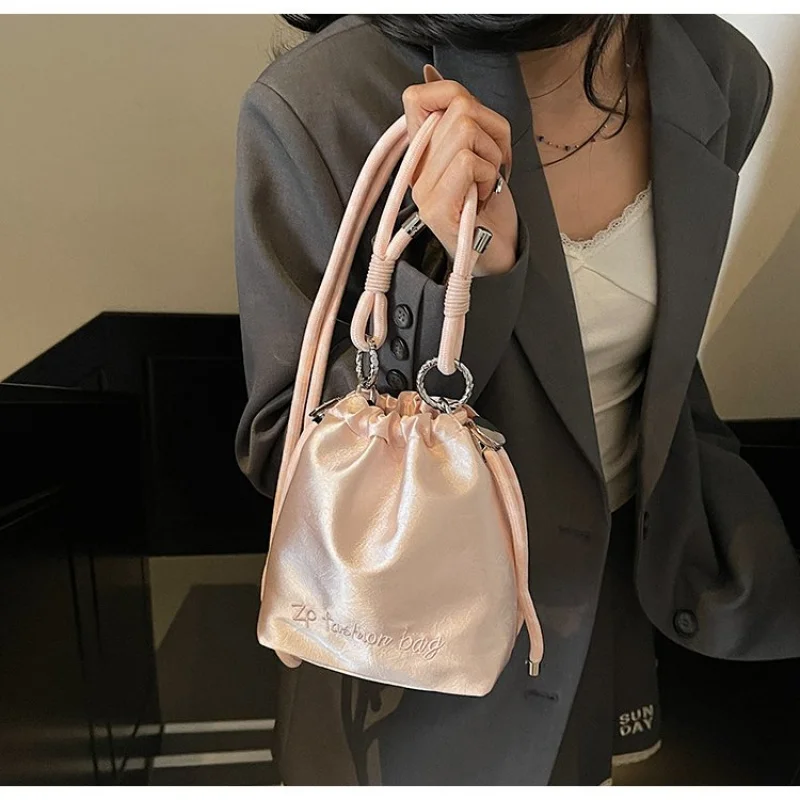 

Женская сумка через плечо из парусиновой кожи, повседневная, винтажная, популярная, прочная, мягкая, в современном стиле