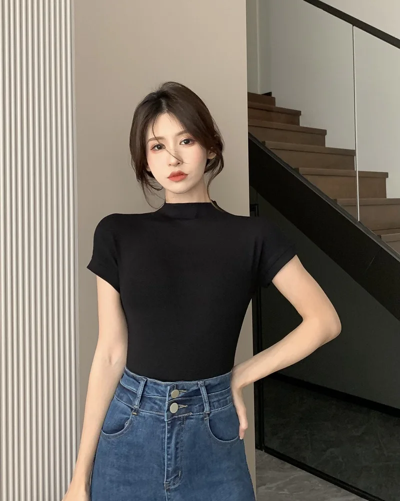 بلايز قميص الموضة الأساسية المحاصيل سيدة قصيرة الأكمام Crewneck نحيل تي شيرت الصيف المحملة للنساء Vintage قمة Harajuku Y2k الشارع الشهير