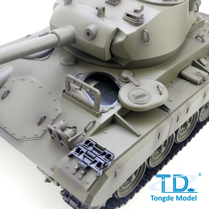 1/16 Tongde M24 Chaffee RC Lekki czołg 320 ° Model obrotowy na podczerwień z odpadem beczułkowym, elektryczny, zdalnie sterowany, dla początkujących.