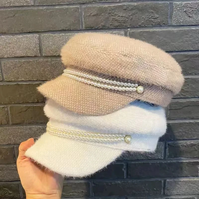 قبعة عسكرية قطيفة باللؤلؤ على الطراز البريطاني للنساء ، قبعة سوداء وبيضاء ، موضة ، شتاء