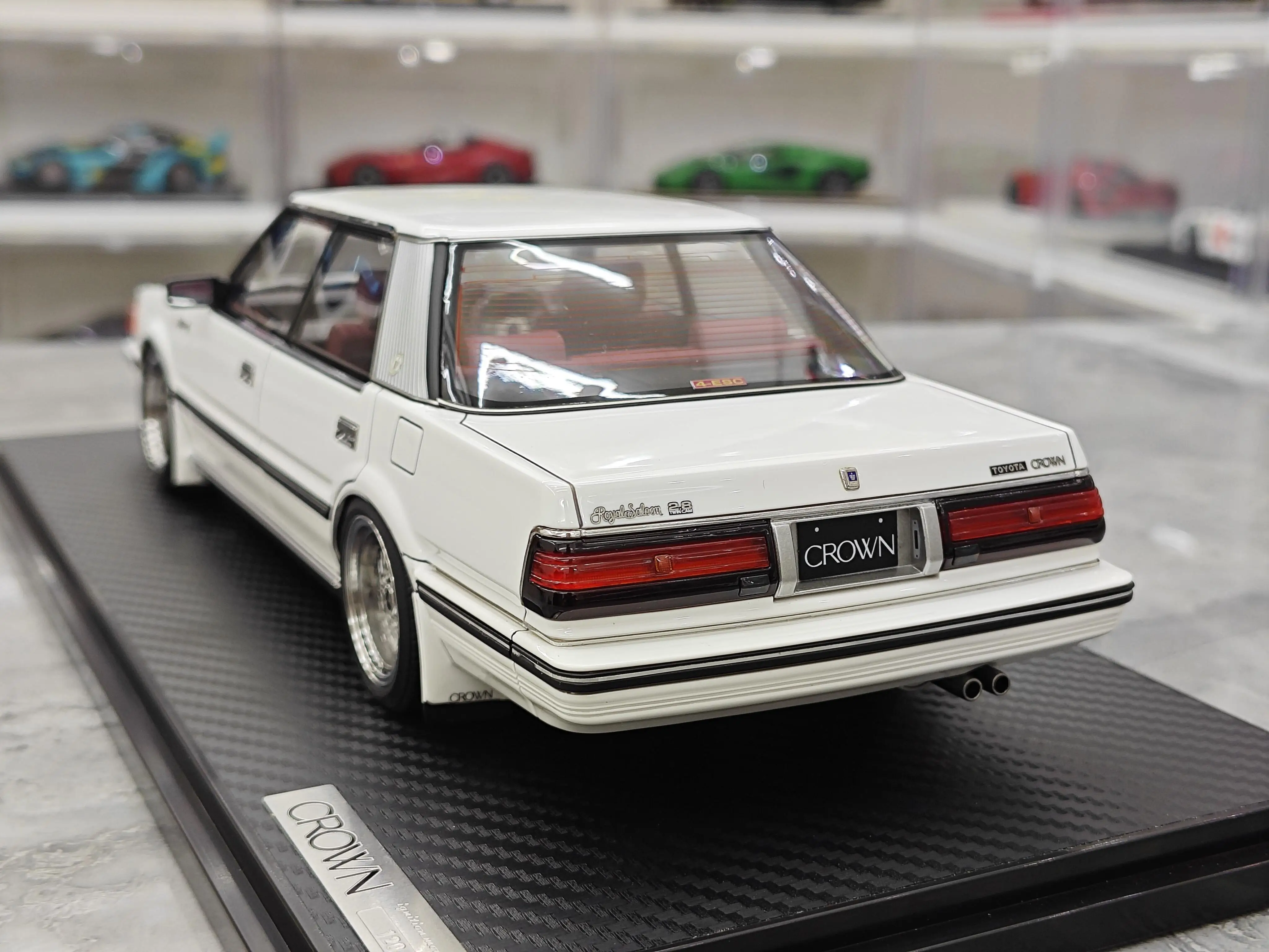 โมเดลรถจำลอง IG 1:18 Crown 2.8 Royal Saloon JDM รุ่นลิมิเต็ดอิดิชั่น ทำจากเรซิ่นและโลหะ ของเล่นสะสม ของขวัญ