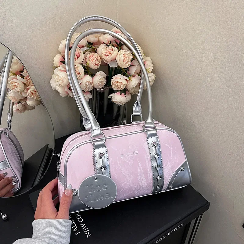 

2025 Новинка! Женская мода — цвет вперед — сумка Boston с блокировкой — универсальная сумка для переноски подмышками для повседневных поездок и повседневного шика