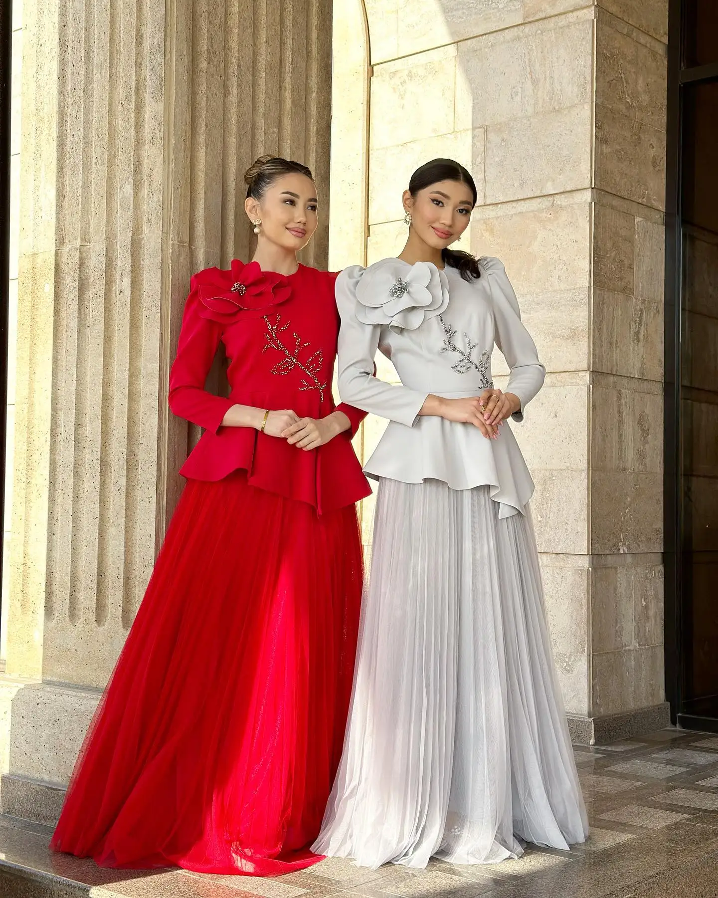 Sexy Satin Jewel Floor Sleeve Floor Length A Line Court Evening Dresses for Women فساتين للحفلات الراقصة