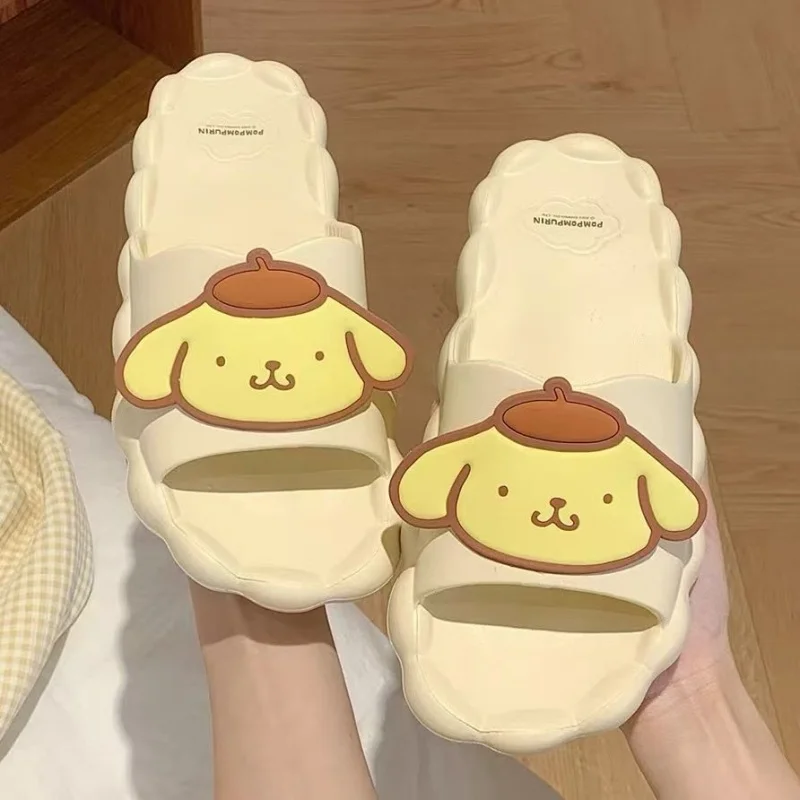 Hello Kitty Cute Cartoon Women's Slippers Lightweight Non slip Bathroom Shoes Comfortable Soft soled Outdoor Women's Shoes