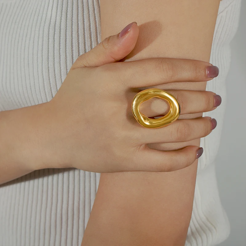 Nivora High Quality Stainless Steel Hollow Oval Rings For Women PVD Gold Plated Finger Rings Women Anillos Jewelry