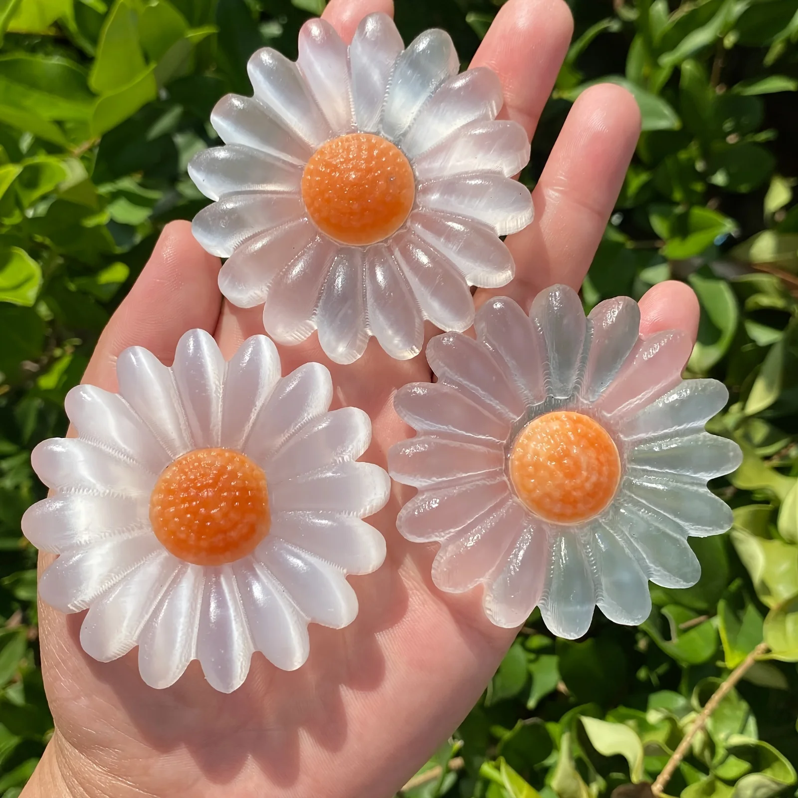 

1pc Natural Selenite Daisy Carved Ornament - Unique Home Decor Accent , Polished Gem Decoration, Holiday Gifts