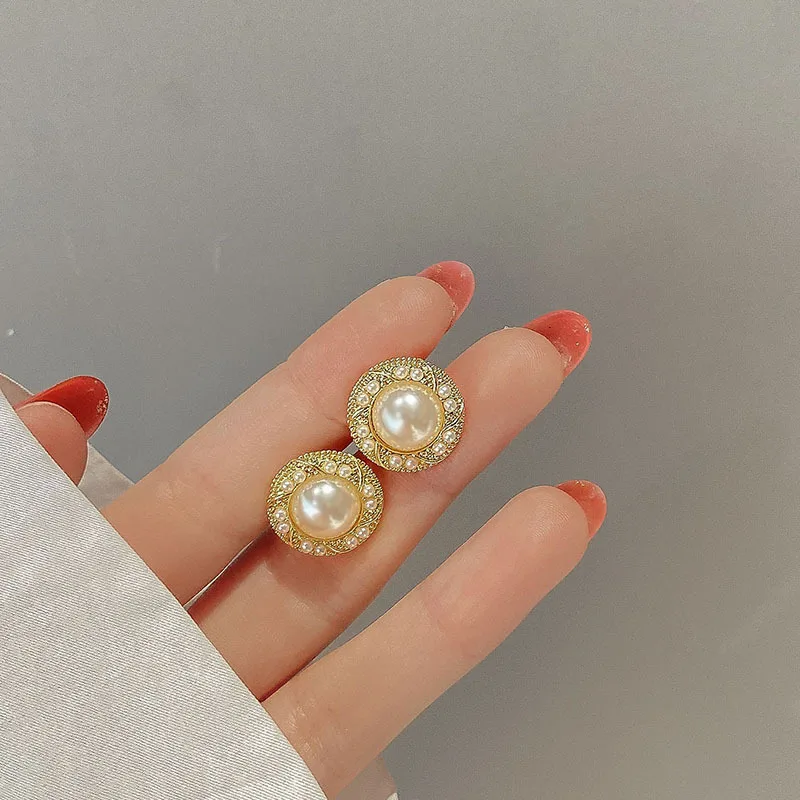 GRACE JUN Korean Style Fashion Charm Creative Pearl Clip on Earrings Cute Gold Color No Pierced Earrings Women\'s Ear Clips New