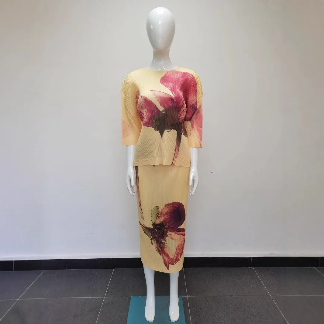 

2025 Summer Fashion Pleated Women's Clothing High-end Elegant Temperament Elegant Japanese and Korean Casual Skirt Suit